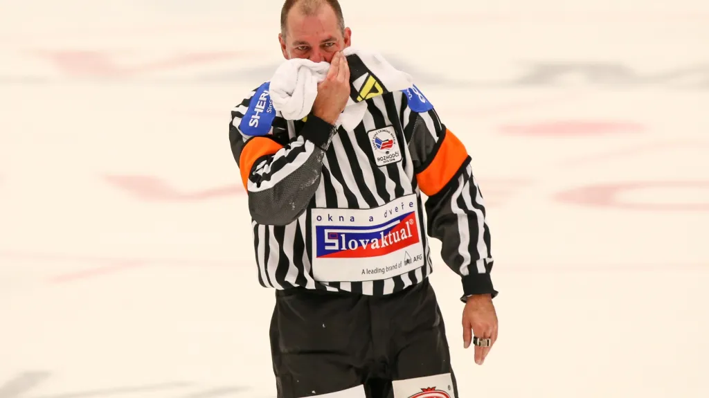Rozhodčí Robert Čech