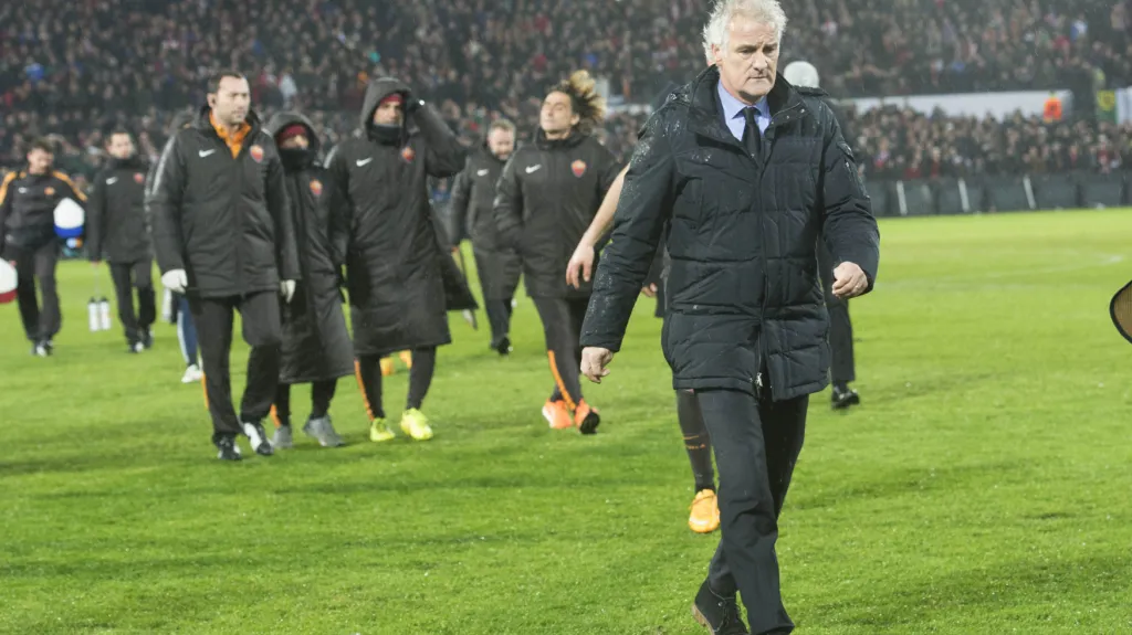 Týmy AS Řím a Feyenoordu opouští hřiště