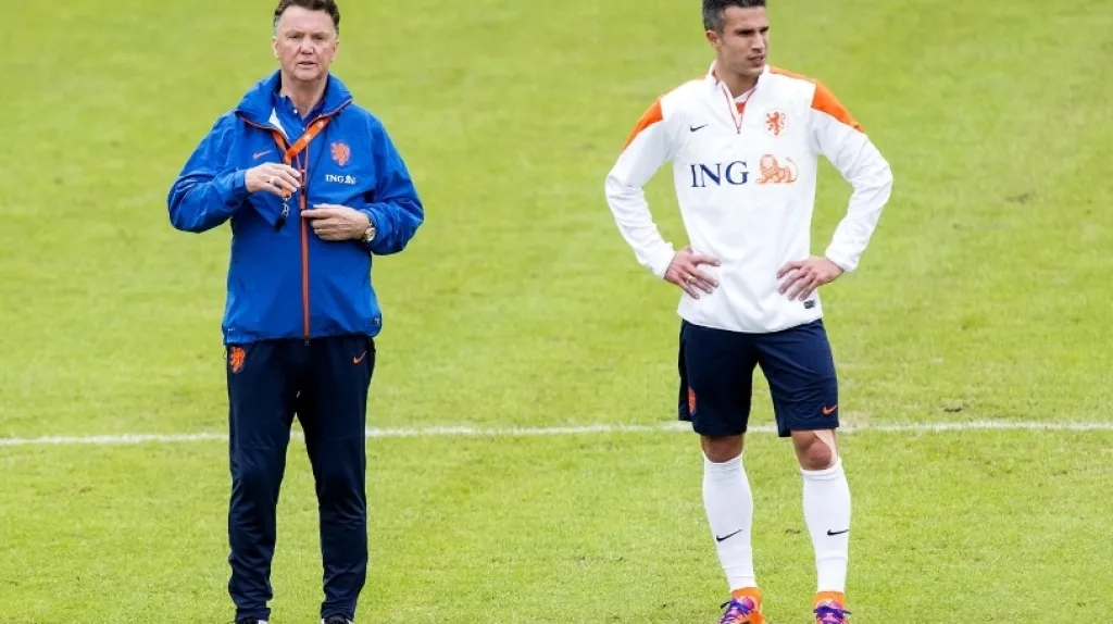 Dva klíčoví muži Nizozemců - trenér Louis van Gaal a Robin van Persie