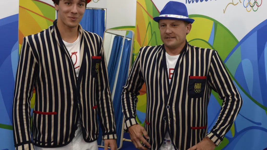 Olympionici převzali výbavu pro Rio