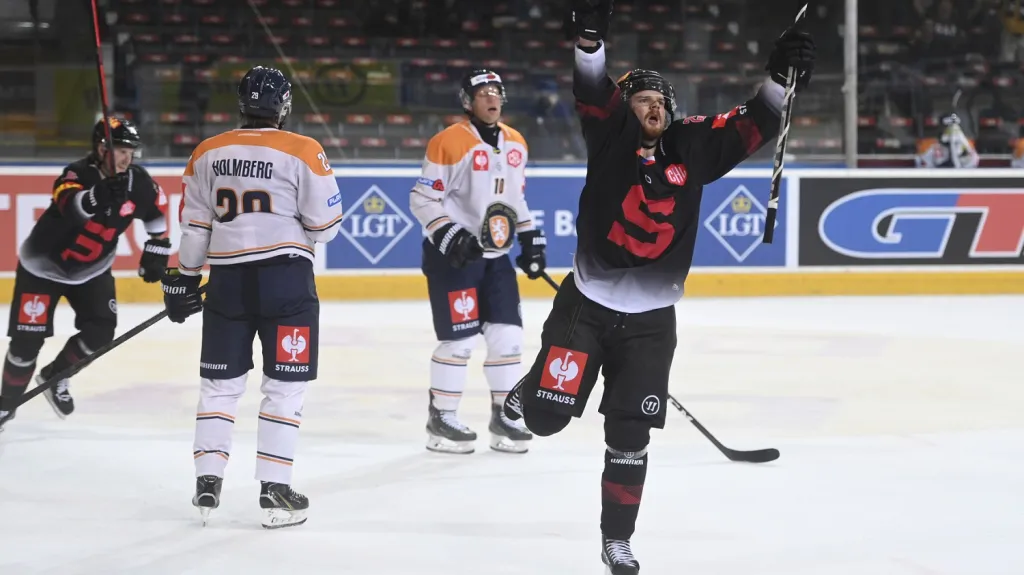 David Kaše se raduje z branky