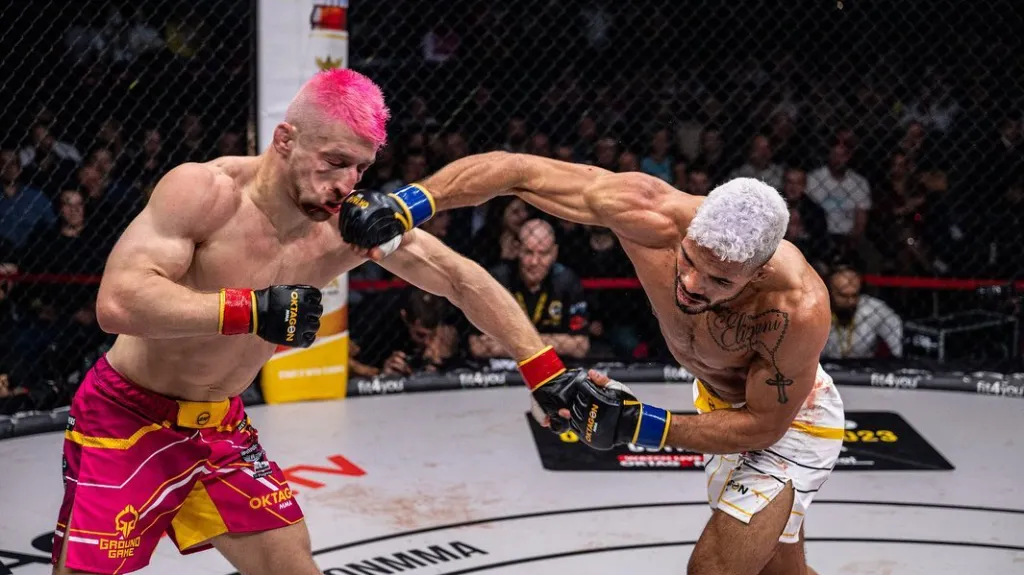 Titulový zápas, v němž David Kozma od Kaika Brita schytal těžké údery