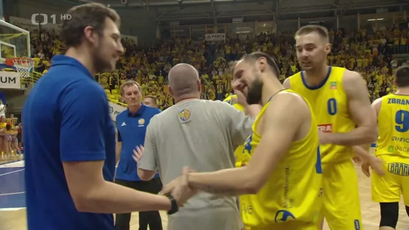 Opava je výhru od titulu, drama s Děčínem rozhodl Zbránek