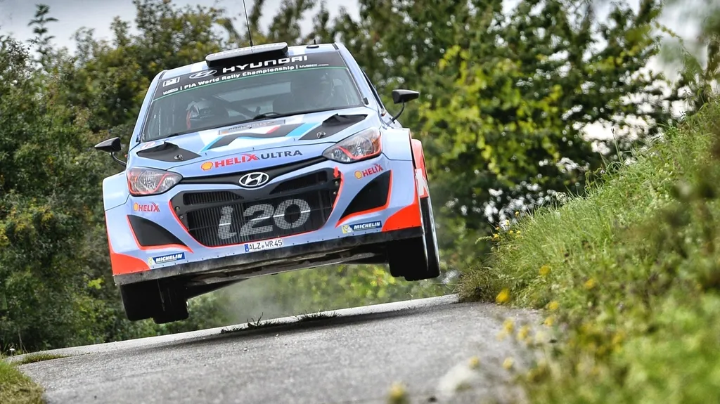 Vítěz německé rallye Thiery Neuville