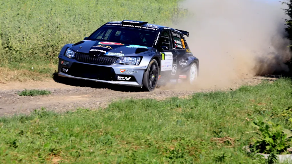 Dominik Stříteský se svým vozem Škoda Fabia R5 na Rallye Hustopeče