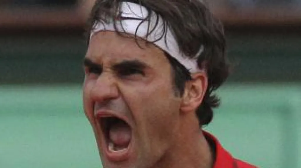 Roger Federer se raduje z vítězství