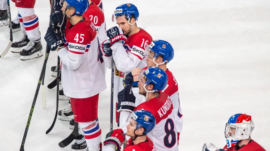Zklamaní hokejisté Česka
