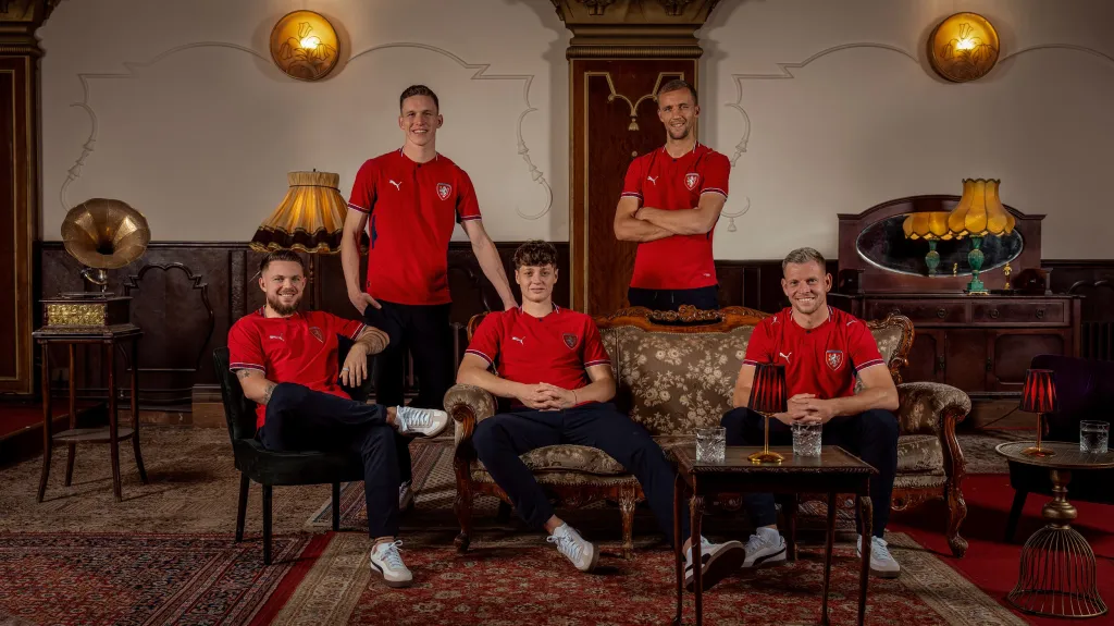 Fotbaloví reprezentanti v nových dresech