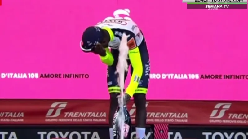 Girmaye na Giru zastavil špunt od šampaňského