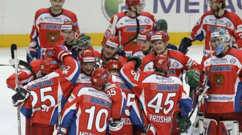 Ruští hokejisté se radují z vítězství