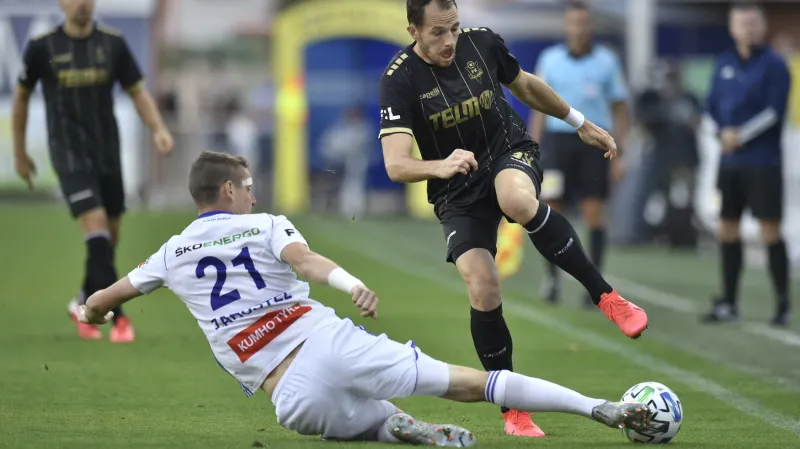 Jakub Podaný v souboji s Ondřejem Zahustelem