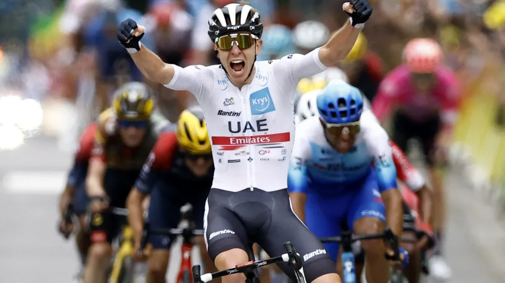 Radost Tadeje Pogačara po vítězství v etapě Tour de France