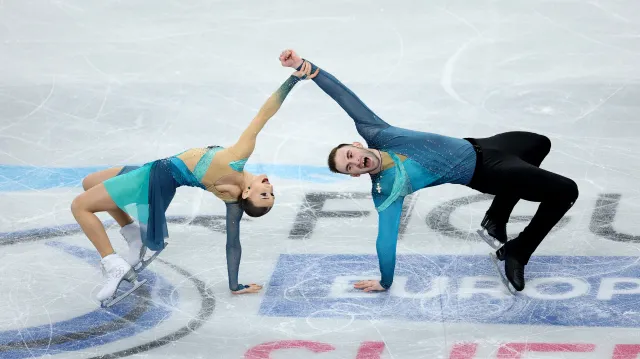 Zlatá volná jízda gruzínské sportovní dvojice s emotivním závěrem