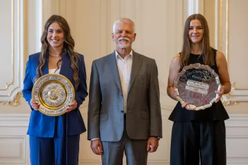 Linda Nosková a Karolína Muchová s prezidentem Petrem Pavlem