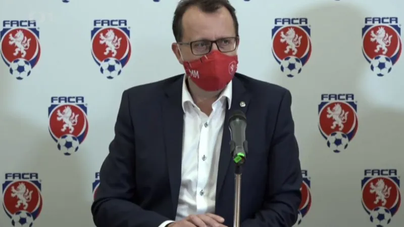 Berbr rezignoval na posty ve fotbale, byla odvolána komise sudích