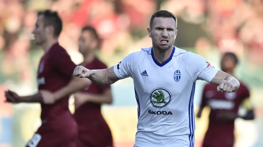 Muris Mešanovič z Mladé Boleslavi oslavuje gól v utkání proti Spartě