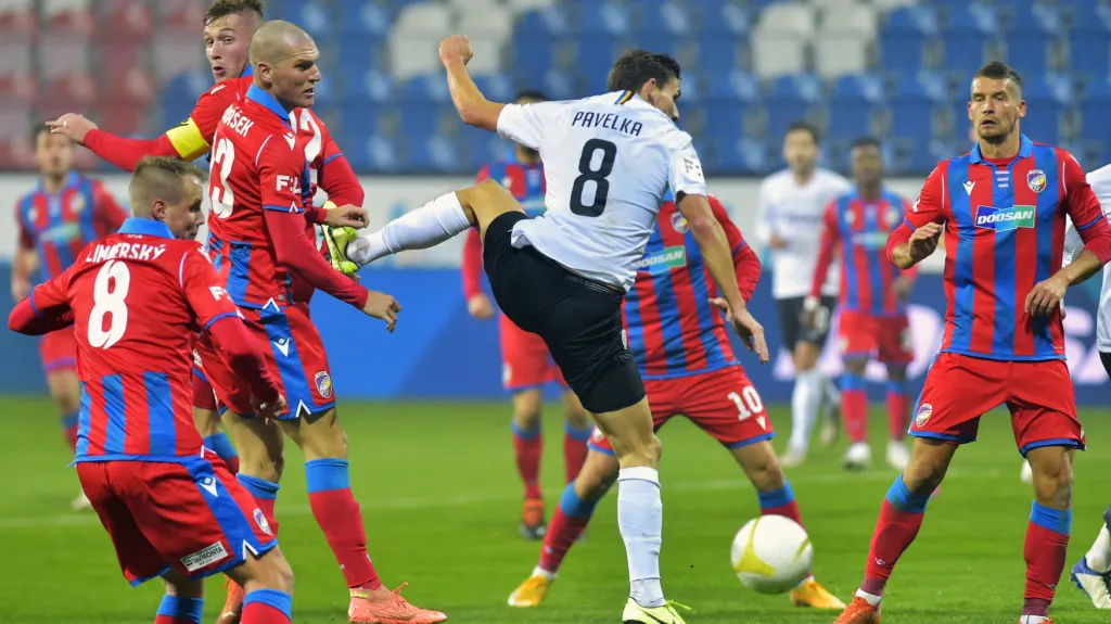 David Pavelka ze Sparty v utkání s Plzní
