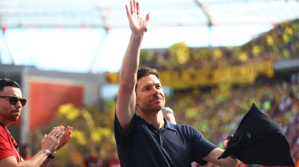 Xabi Alonso se loučí s fanoušky Leverkusenu