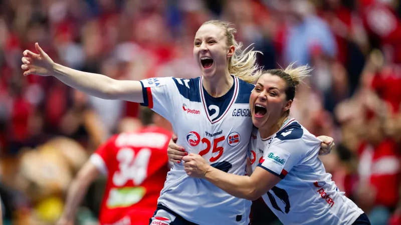 Radost norských házenkářek z postupu do finále MS