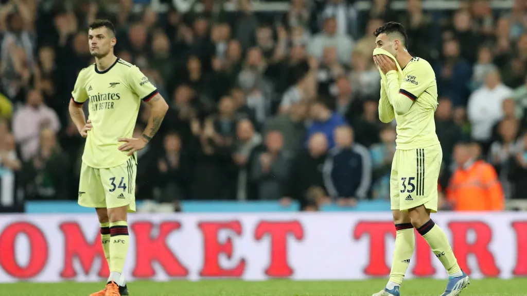 Zklamaní hráči Arsenalu v Newcastlu