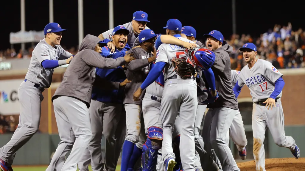 Radost baseballistů Chicaga Cubs