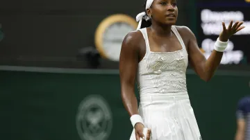 Už v 1. kole nečekaně vypadli Gauffová a Zverev