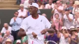Eubanks postupuje, vyřadil i Tsitsipase