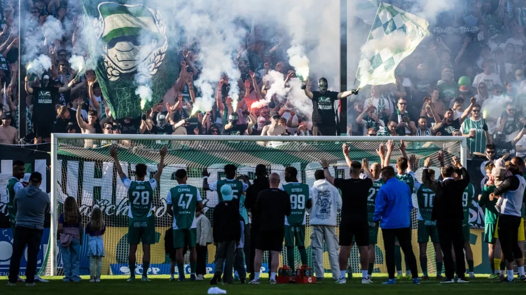 Fanoušci děkují fotbalistům Bohemians Praha