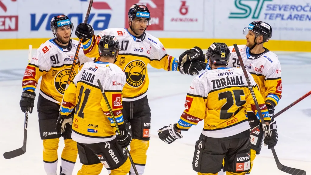 Litvínov slaví gól Andreje Kudrny