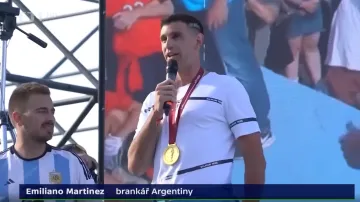 Martinez pokračoval v oslavách do svého rodného města