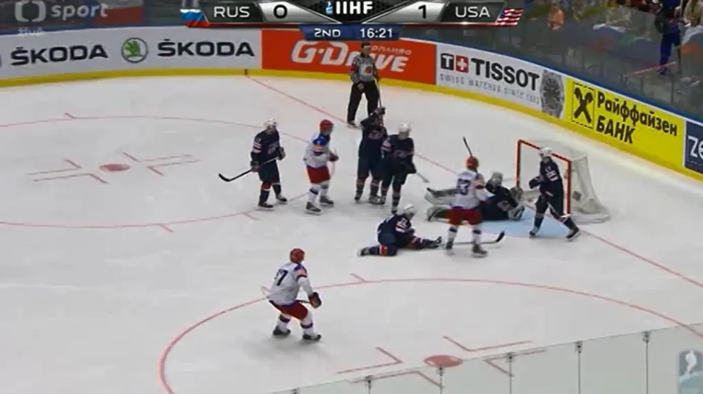 Gól v utkání Rusko - USA: Bělov - 1:1 (24. min.)