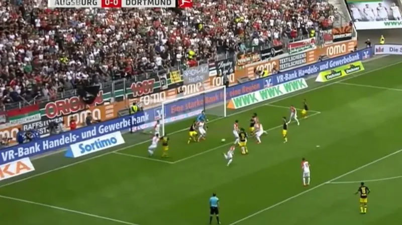 Dortmund vyhrál na půdě Augsburgu i přes neproměněnou penaltu Aubameyanga