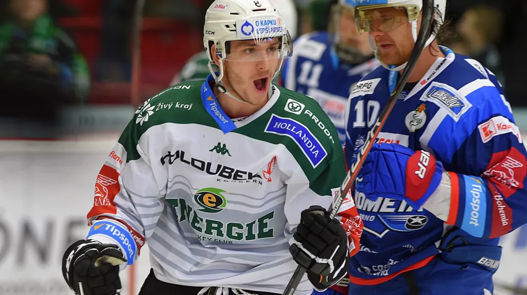 Karlovarský Ondřej Beránek se raduje z branky