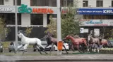 Socha spřežení v centru Astany