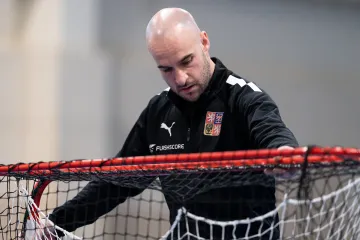 Trenér reprezentace florbalistek Lukáš Procházka