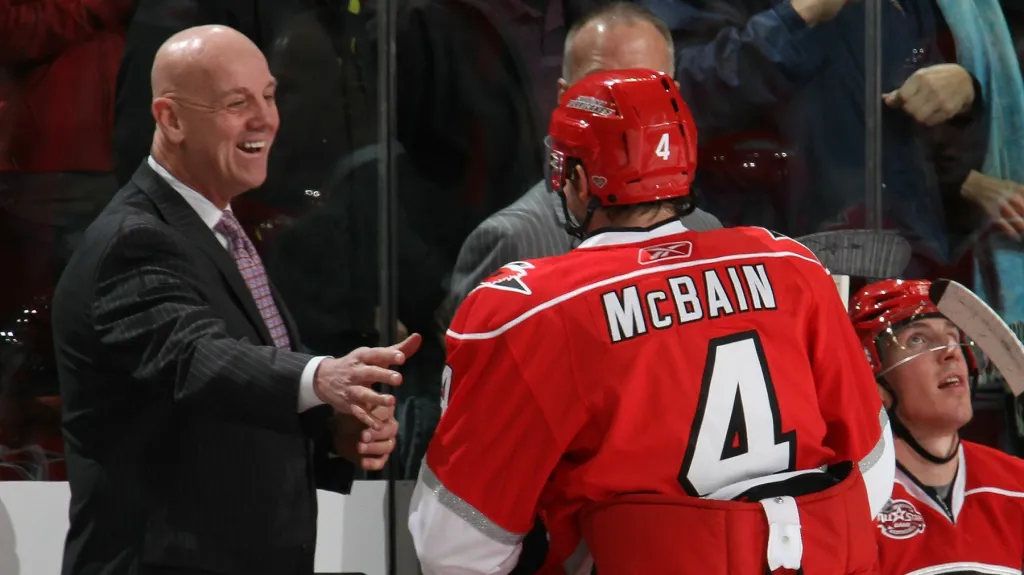 Trenér Rowe jako asistent Caroliny Hurricanes