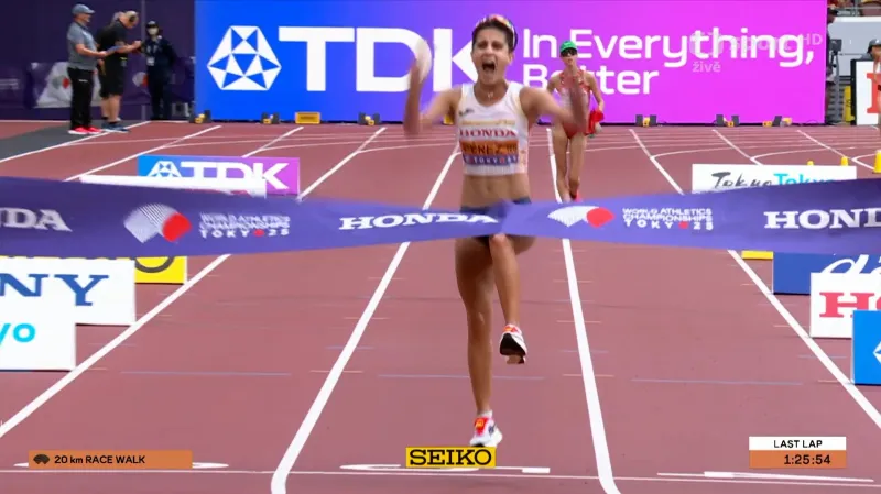 Závěr závodu žen na 20 km chůze