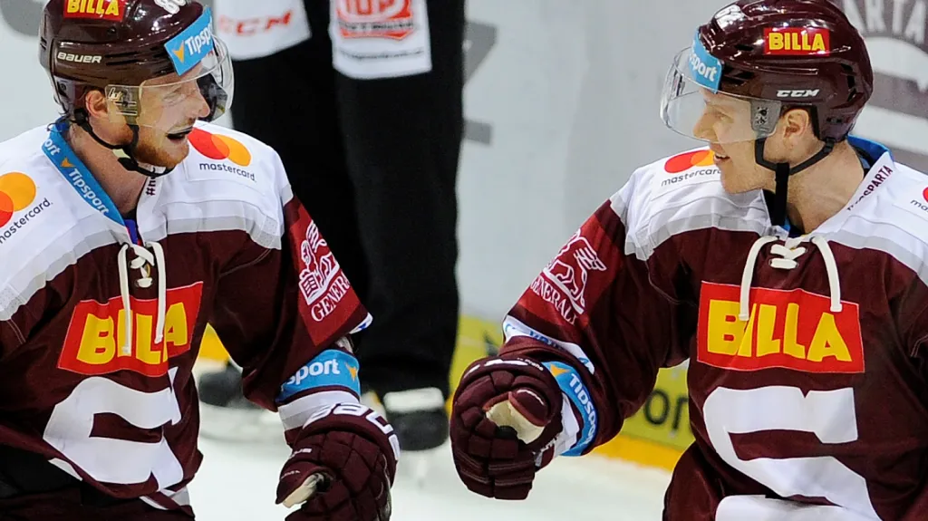 Útočníci Sparty Alexander Reichenberg a Robert Říčka