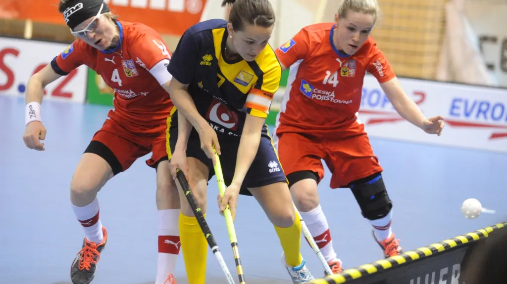 Denisa Billá (vpravo), Josefina Eiremo a Zuzana Macurová