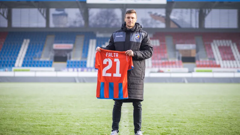 Šimon Falta s dresem Plzně