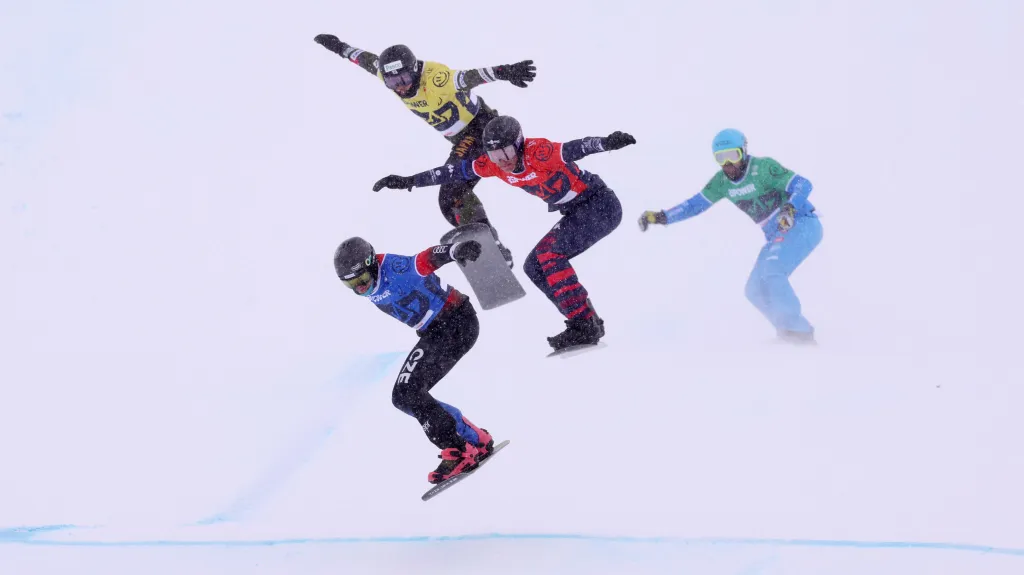 Radek Houser během čtvrtfinále smíšených družstev na MS