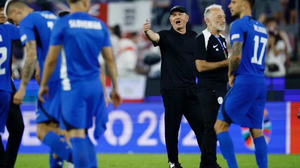 Slovinský trenér Matjaž Kek se svěřenci