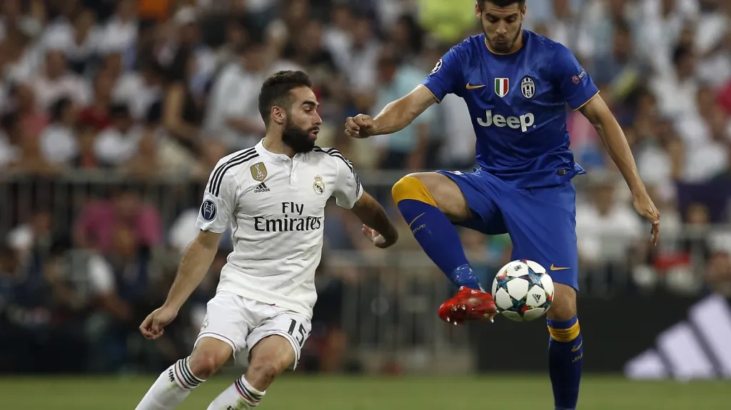 Alvaro Morata v utkání s Realem Madrid