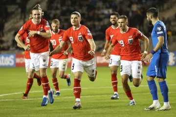 Fotbalisté Rakouska se radují z gólu v Ázerbájdžánu