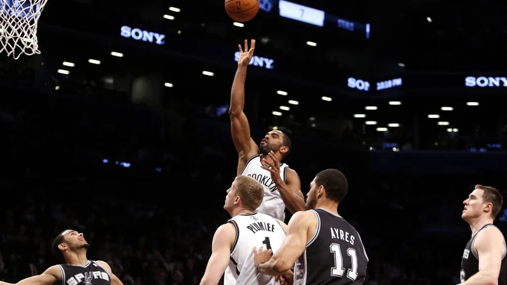 Utkání Brooklyn - San Antonio