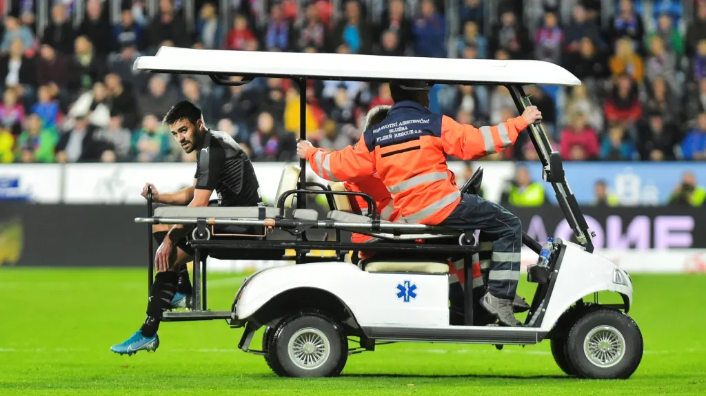 David Hovorka je odvážený během zápasu s Plzní