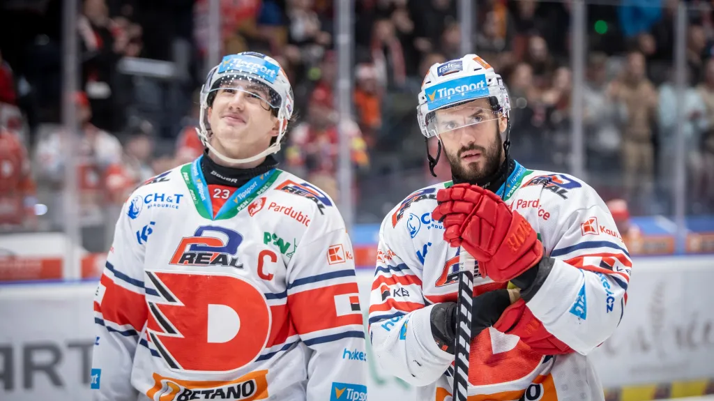 Pardubičtí útočníci Lukáš Sedlák a Tomáš Hyka
