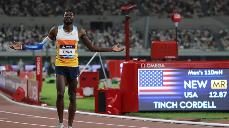 Tinch zaběhl na 110 metrů překážek čtvrtý čas historických tabulek