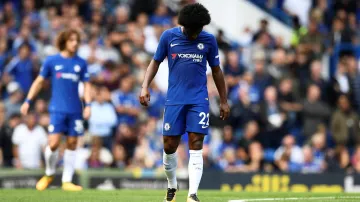 Zklamaní fotbalisté Chelsea po nečekané porážce s Burnley