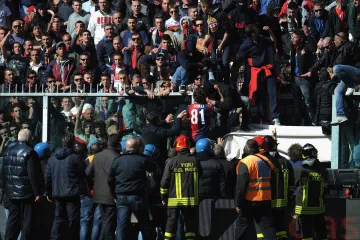 Hráči Janova diskutují s fanoušky